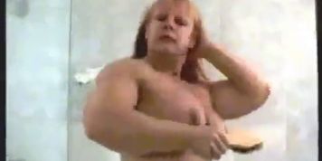 Muscle girl Maryse manios - video 14