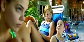Camilla Renschke Bikini Scene  in Besser Als Schule