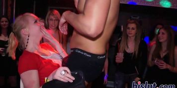 Delicious sluts pleasure cocks in an orgy