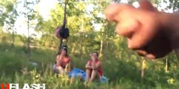Dickflash for 2 girls at park