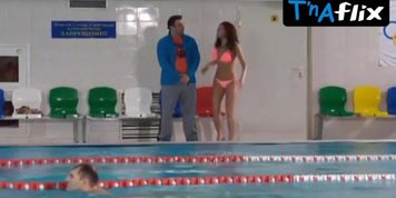 Sara Oks Breasts,  Bikini Scene  in Schastlivyy Konets