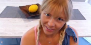 Best Friend Fucks My Sister in alle Lcher