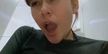 s4mmbunny public bathroom domi inside pussy