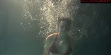 Anna Siskina hot teen with big boobs in the pool