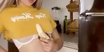 lily constantinee (Lily C Raisa, Zena Little)