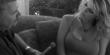 Vicky Vette Tennis Screw