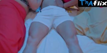 Aliya Naaz Lesbian,  Bikini Scene  in Tadap