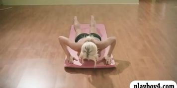 Curvy babes and trainer hot yoga session while naked