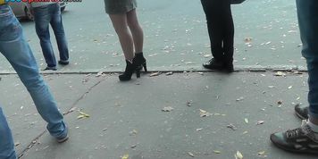 Unsuspecting woman in the video upskirt action