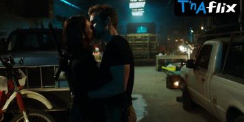 Missy Peregrym Breasts Scene  in Van Helsing (Melissa Peregrym)