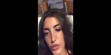 Italian girl knows how to smoke