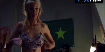 Amy Smart Breasts,  Underwear Scene  in Road Trip