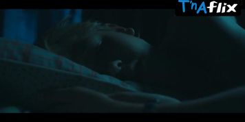 Lynn Van Royen Sexy Scene  in De Helaasheid Der Dingen