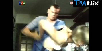 Darya Mikhaylova Butt,  Breasts Scene  in Eskiz Na Monitore