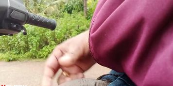 Flashing cock to two village aunties