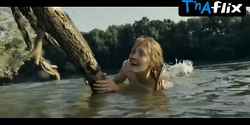 Anna Kazutchits Underwear Scene  in Dlya Nachinayushchikh Lyubit