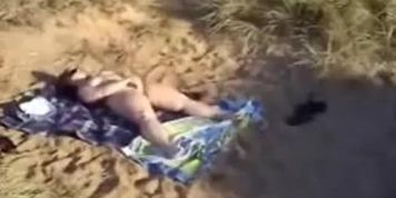 She masturbate for voyeurs at nude beach