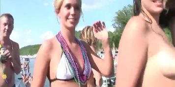 Bestie's boobs - DreamGirls (Sky Lopez)