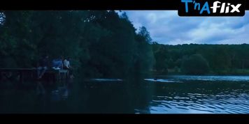 Zoa Morani Butt,  Breasts Scene  in Taish
