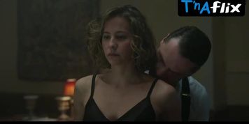 Irene Escolar Butt,  Underwear Scene  in Dime Quien Soy