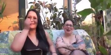 Two BBW brunette lesbian