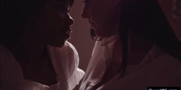 Ebony girl Jenna Foxx scissoring with Angela White (Jenna J. Foxx)
