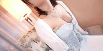Hot Asian MILF Bank Secretary Turns Sugarmomma - First Time Fling in Japan