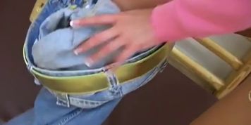 Skinny Blonde Teen Masturbates After Stretching (Hanna's Honeypot)