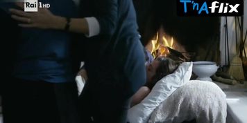 Aurora Ruffino Breasts Scene  in Braccialetti Rossi
