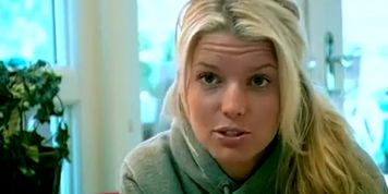 Jessica Simpson Bikini Scene  in Newlyweds: Nick AND Jessica