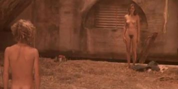 Nude actress (Jenny Agutter)