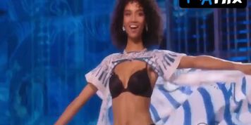 Lily Aldridge Underwear Scene  in The Victoria'S Secret Fashion Show 2017