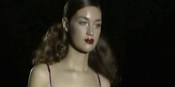 Celebnakedness modell nudity on the runway showing boobs 4