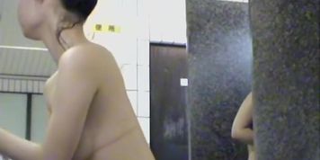 Voyeur cam in shower catching Asian hairy cunt on video 03029