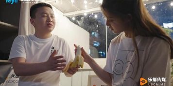 Model - Hot Screaming Bitch Fucking Her Cousin!