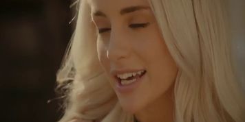 Vixen.com Sexy blonde fucked by Step Brother (Naomi Woods, Seth Gamble)