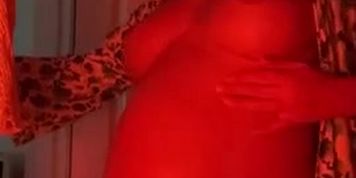 Pornstar Krissy Lynn pregnant masturbating