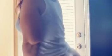 thick girl dancing