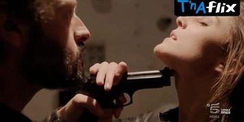 Francesca Valtorta Sexy Scene  in Squadra Antimafia - Palermo Oggi