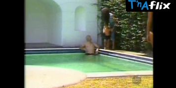 Carolina Ferraz Breasts Scene  in Pantanal