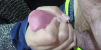 Amateur handjob cumshot