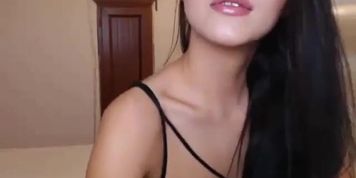 Chinese Sexy Girl Flashing On Web