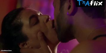 Sonam Arora Sexy Scene  in Gandi Baat