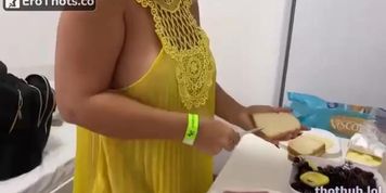 A loira praiana () Aloirapraianabomdiameulindos