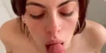 Teen give a blow (Alexa Pearl)