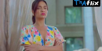 Nyra Banerjee Sexy Scene  in Fuh Se Fantasy