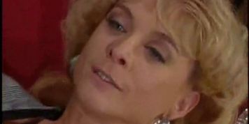 CLASSIC PORN BOX - Nina Hartley served up for lunch (Isis Taylor)