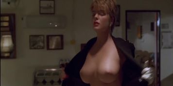ERIKA ELENIAK HUGE BOUNCING CLEAVAGE LOOP