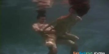 Underwater fuck!!