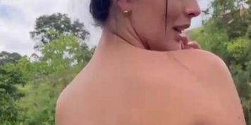 HOT ASIAN MILF SQUIRT OUTDOORS FOR ONLYFANS